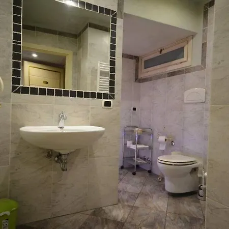 Antica Residenza Del Gallo 卢卡